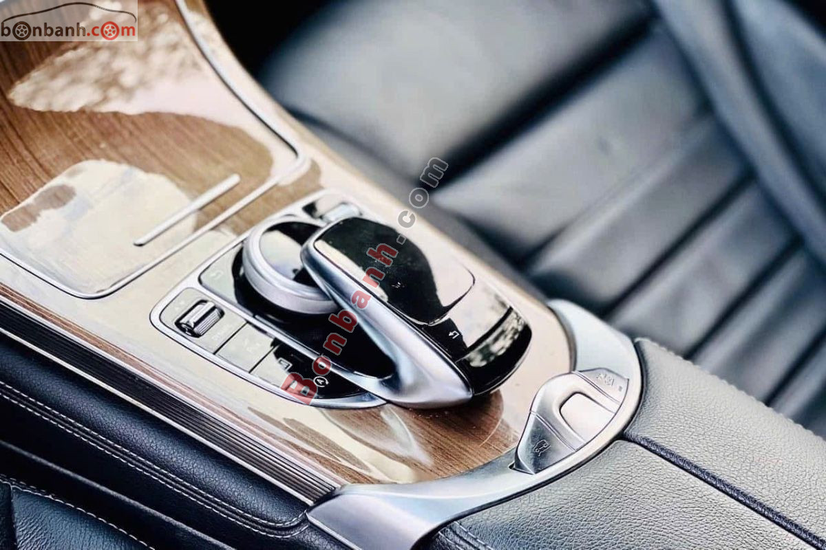 Xe Mercedes Benz GLC 250 4Matic 2016