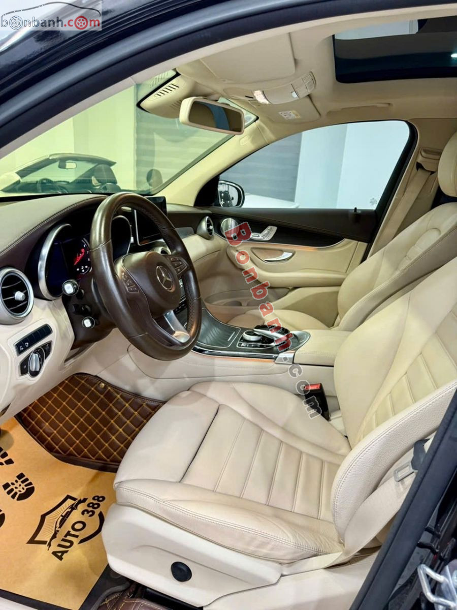 Xe Mercedes Benz GLC 300 4Matic 2018