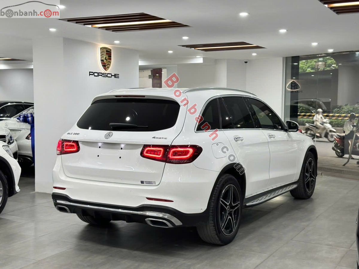 Xe Mercedes Benz GLC 300 4Matic 2020