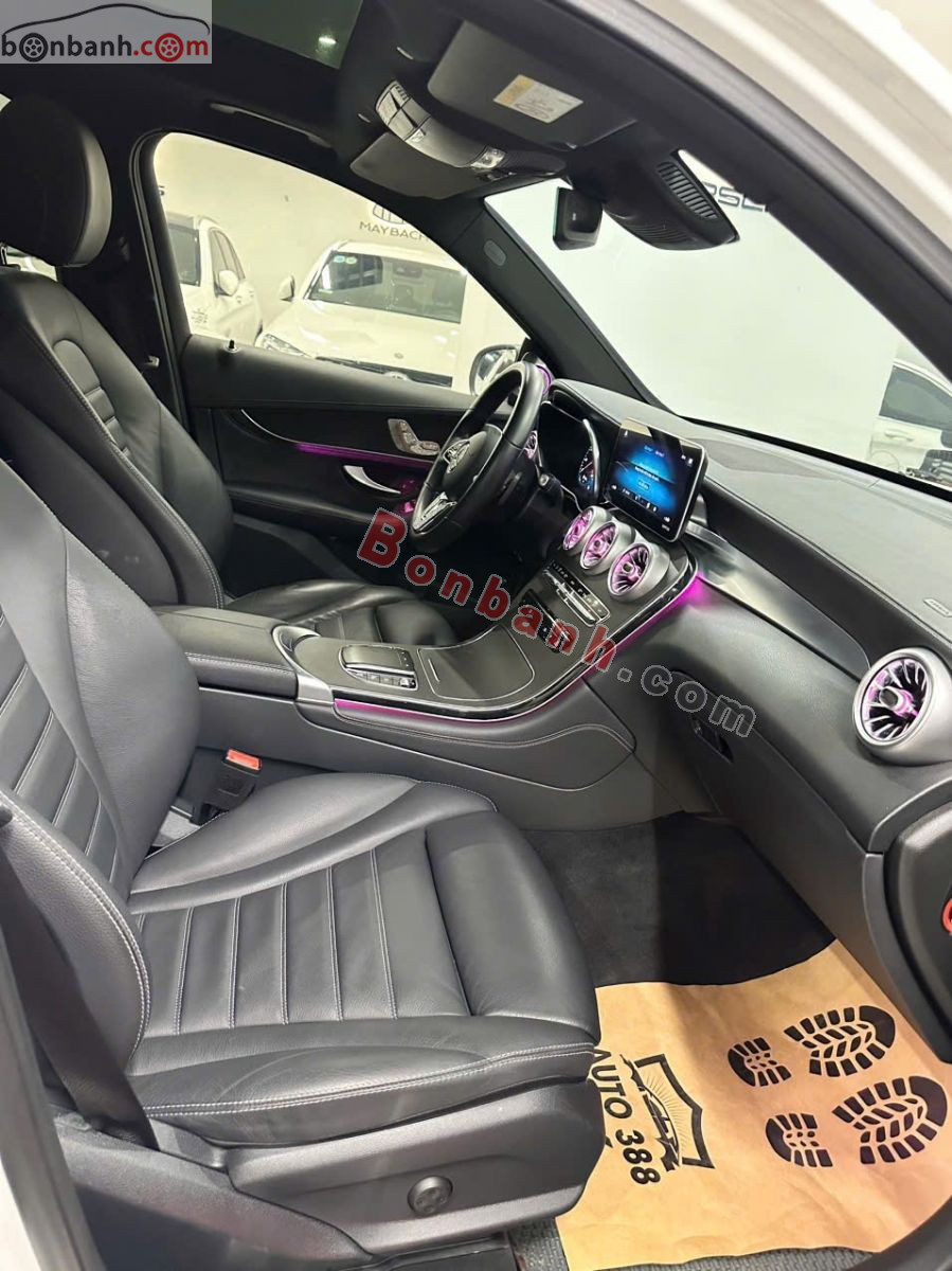 Xe Mercedes Benz GLC 300 4Matic 2020