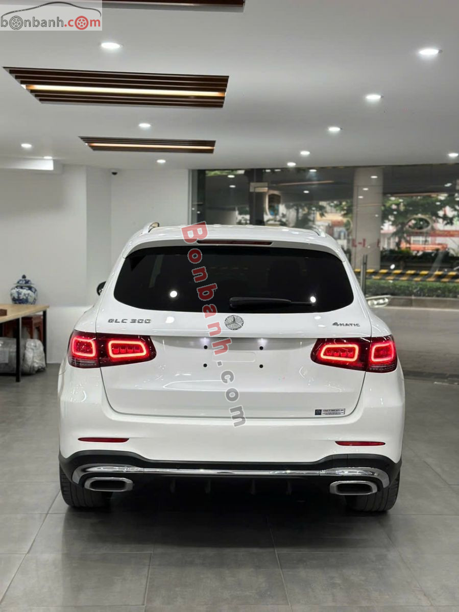 Xe Mercedes Benz GLC 300 4Matic 2020
