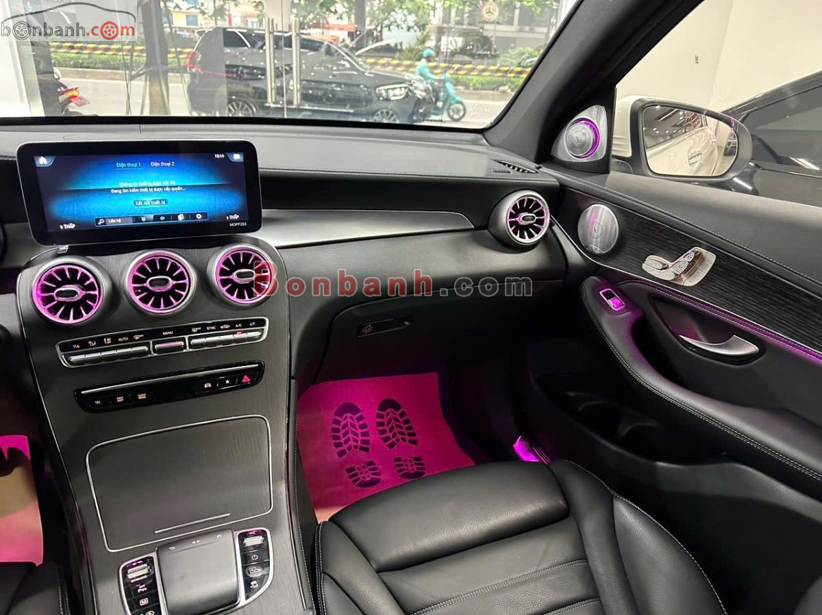 Xe Mercedes Benz GLC 300 4Matic 2020